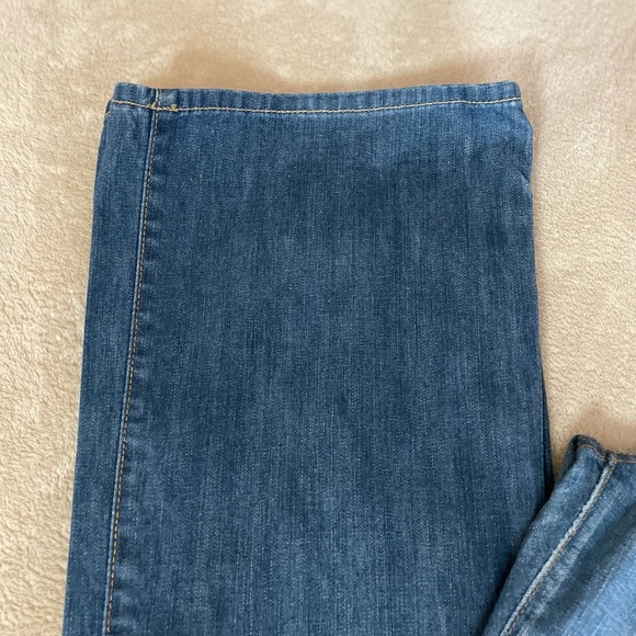 7 for All Mankind Blue Bootcut Lightwash Jeans - Size 28 - Picture 4 of 11